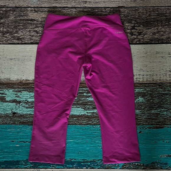 **BUNDLE** Reebok Workout Pants Sz Sm, American Eagle T-shirt Sz Sm, Sports Bra - Picture 7 of 13